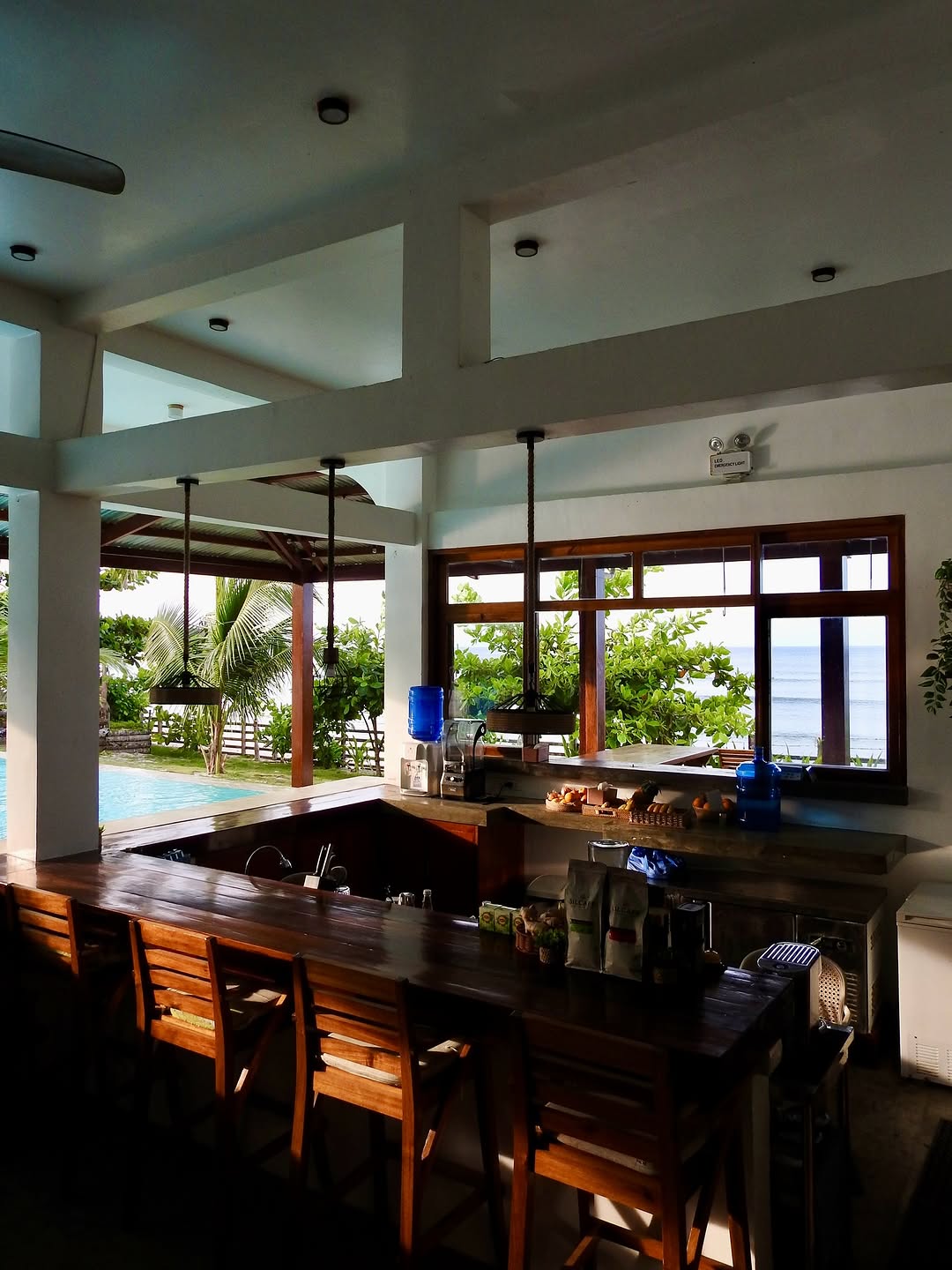Pool Bar